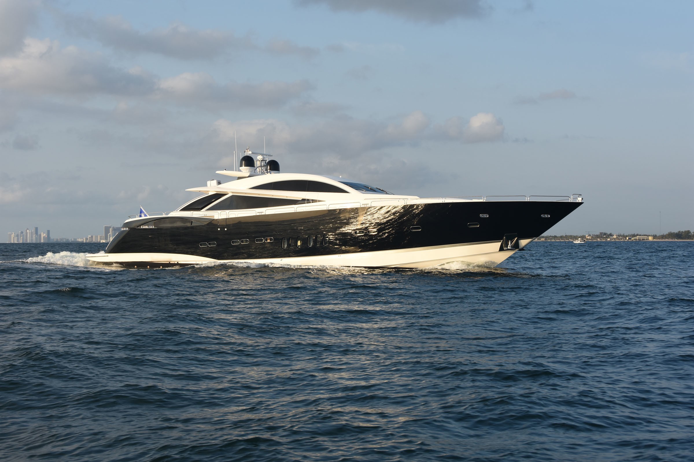 DOUBLE D Yacht Charter Details, Sunseeker CHARTERWORLD Luxury Superyachts